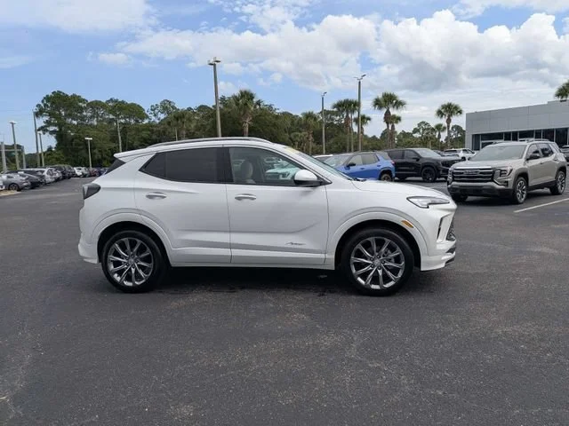 Used 2026 White Frost Tricoat Buick Avenir image 2
