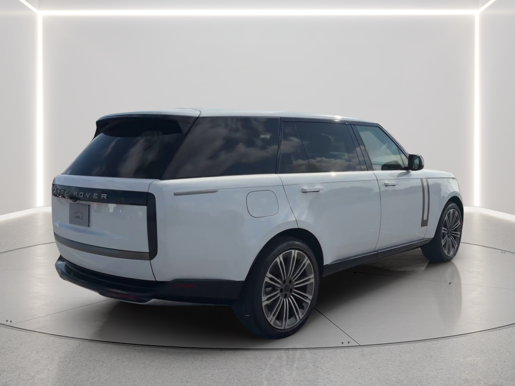 New 2026 Fuji White Land Rover SE image 5