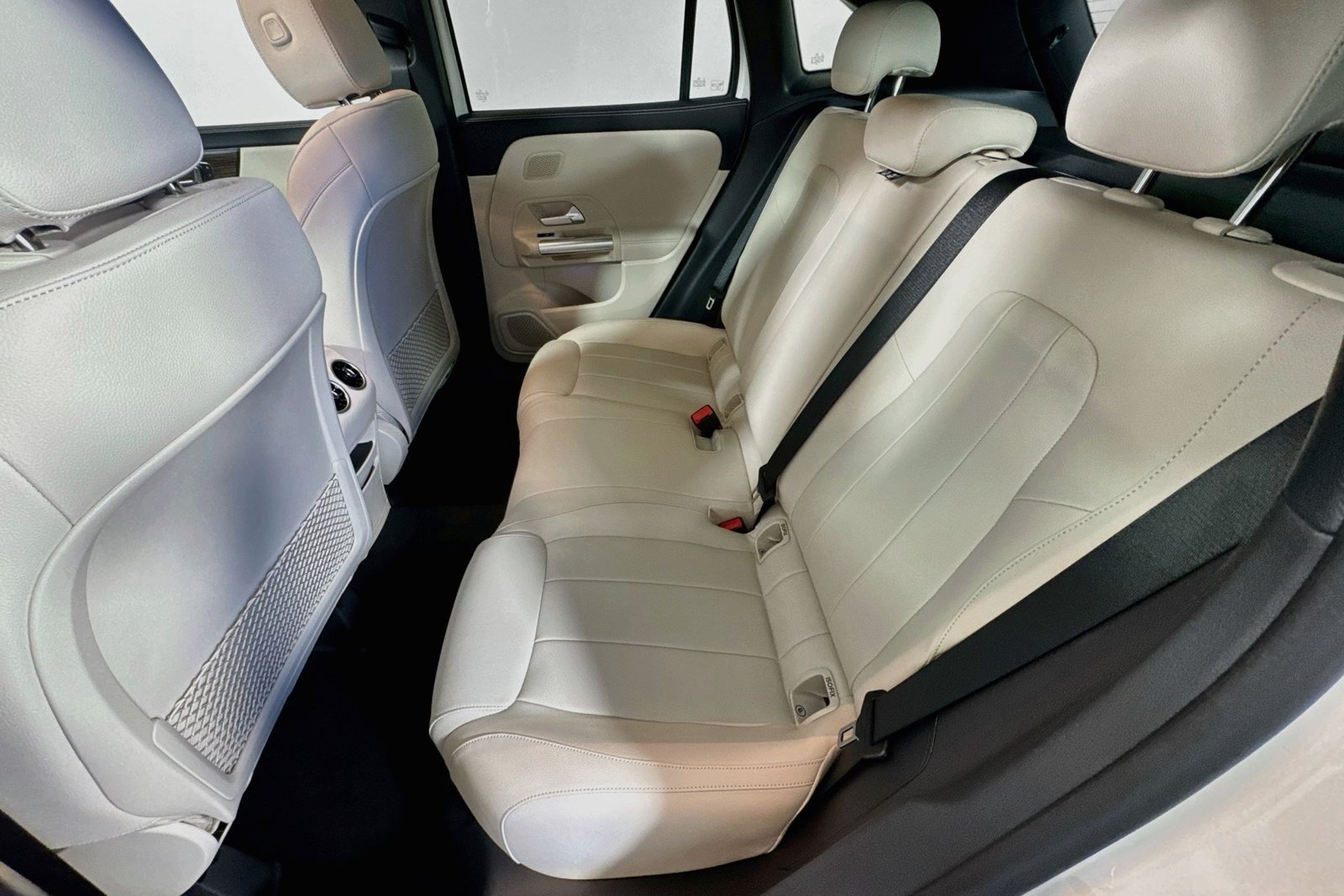 New 2026 Polar White Mercedes-Benz GLA 250 image 22