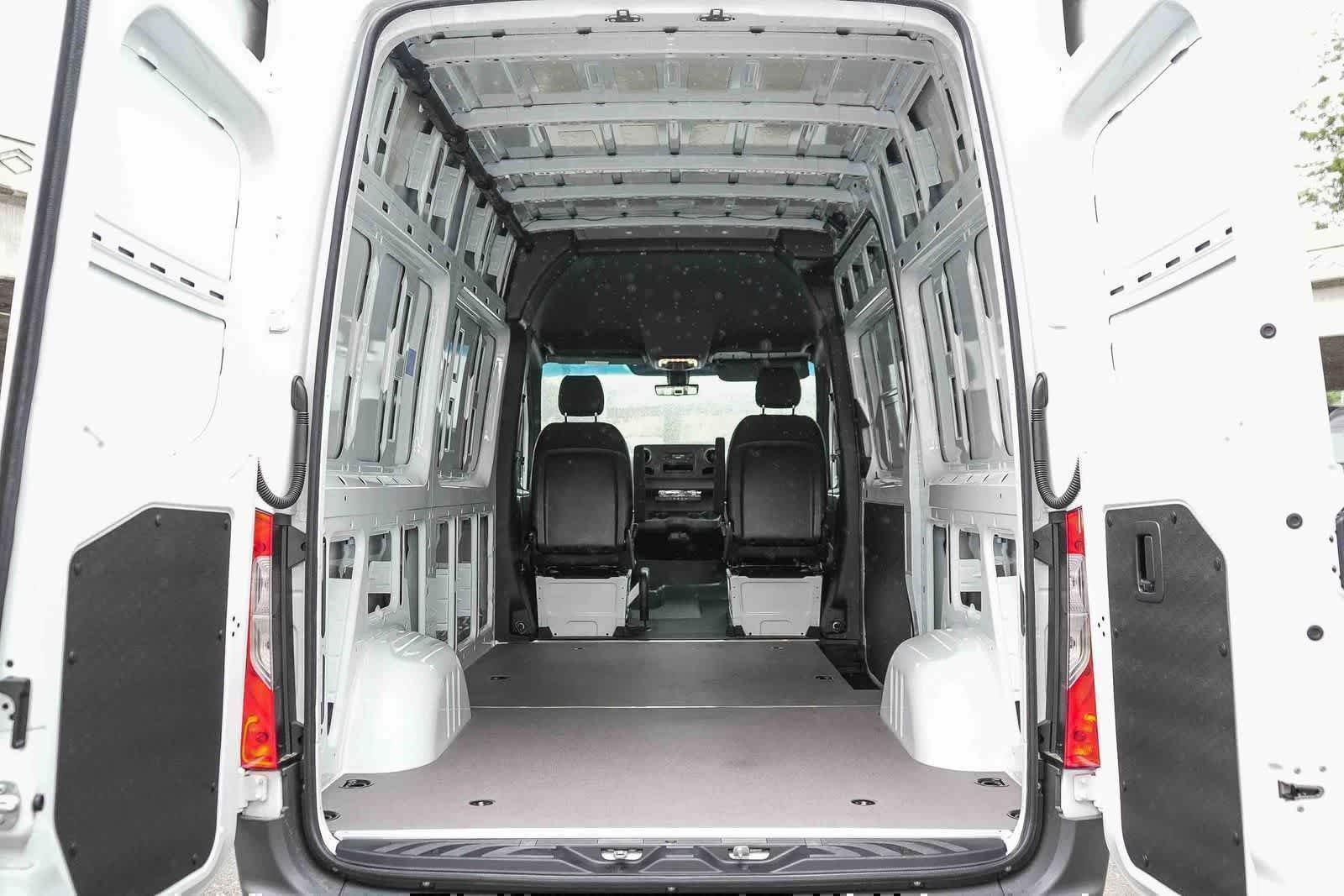 New 2026 Arctic White Mercedes-Benz Cargo 144WB High Roof RWD 2.0L I4 Diesel Turbo SO image 33