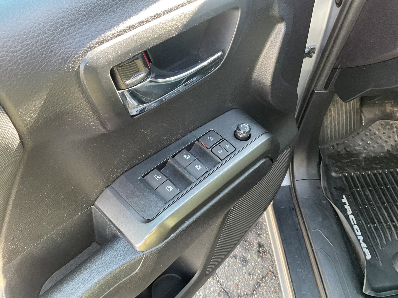 2020 Toyota Tacoma TRD Sport - Photo 21