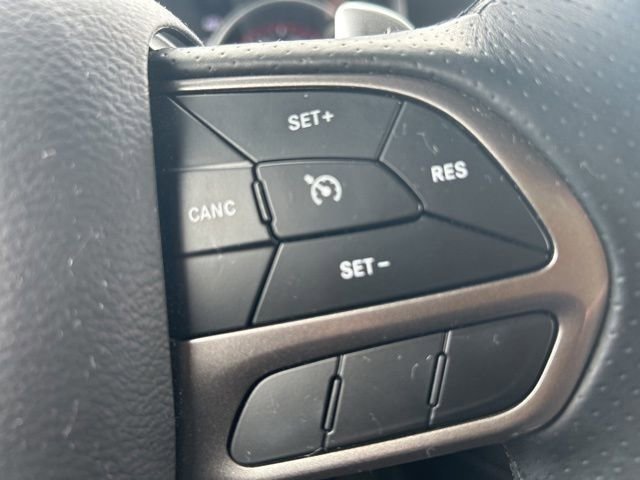 Used 2020 Octane Red Pearlcoat Dodge SXT image 17