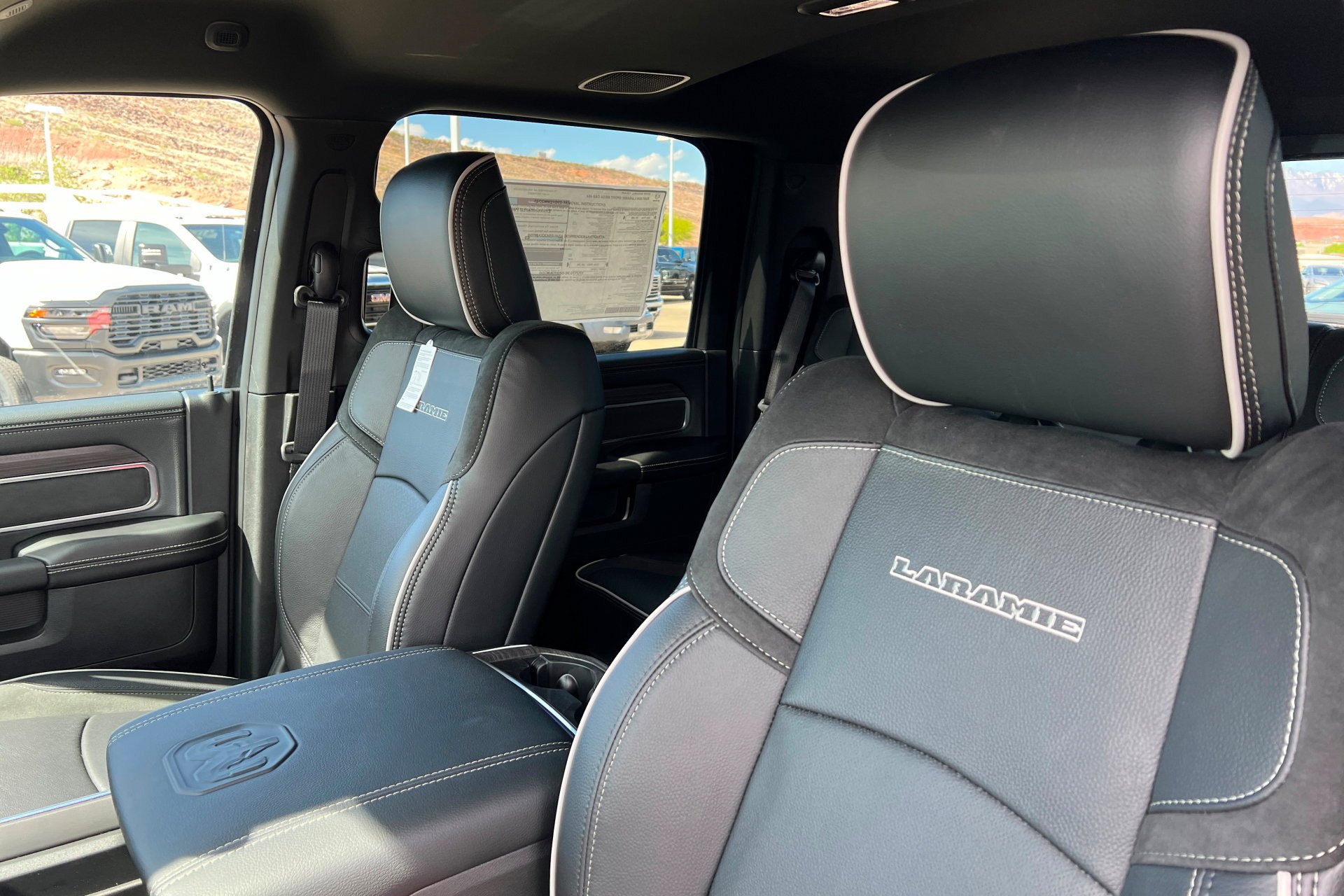 New 2026 Granite Crystal Metallic Clear-Coat Exterior Paint RAM Laramie image 17