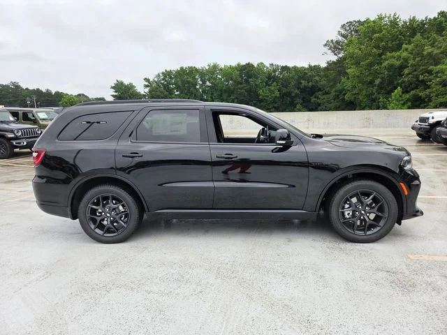New 2026 Diamond Black Clear-Coat Exterior Paint Dodge GT Plus HEMI V8 image 10