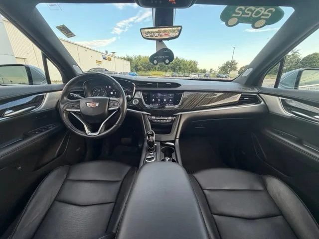 Used 2022 SATIN STEEL METALLIC Cadillac Premium Luxury image 9