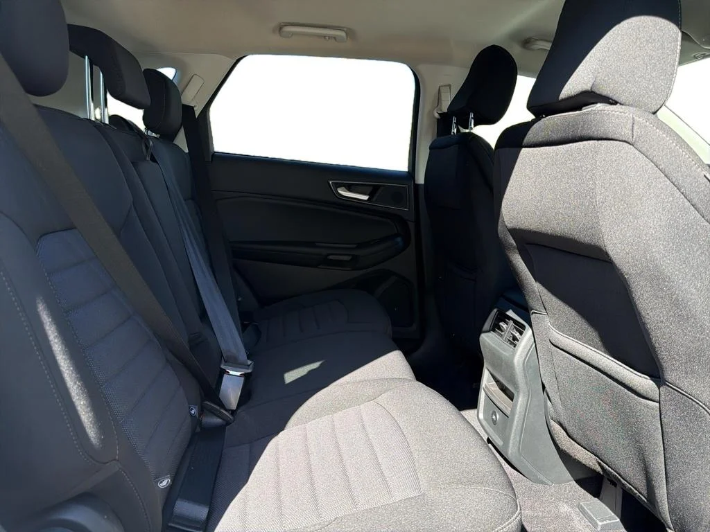 Certified Used 2024 Oxford White Ford SE image 7