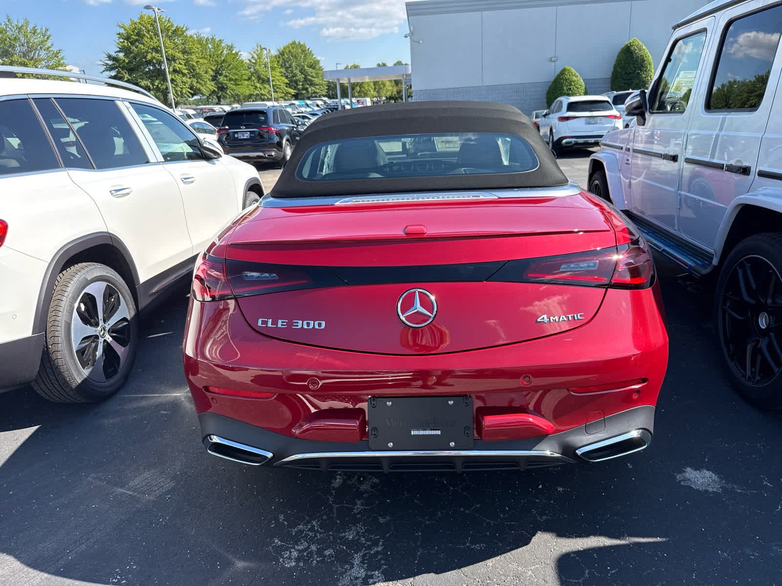New 2027 MANUFAKTUR Patagonia Red Metallic Mercedes-Benz CLE 300 image 3