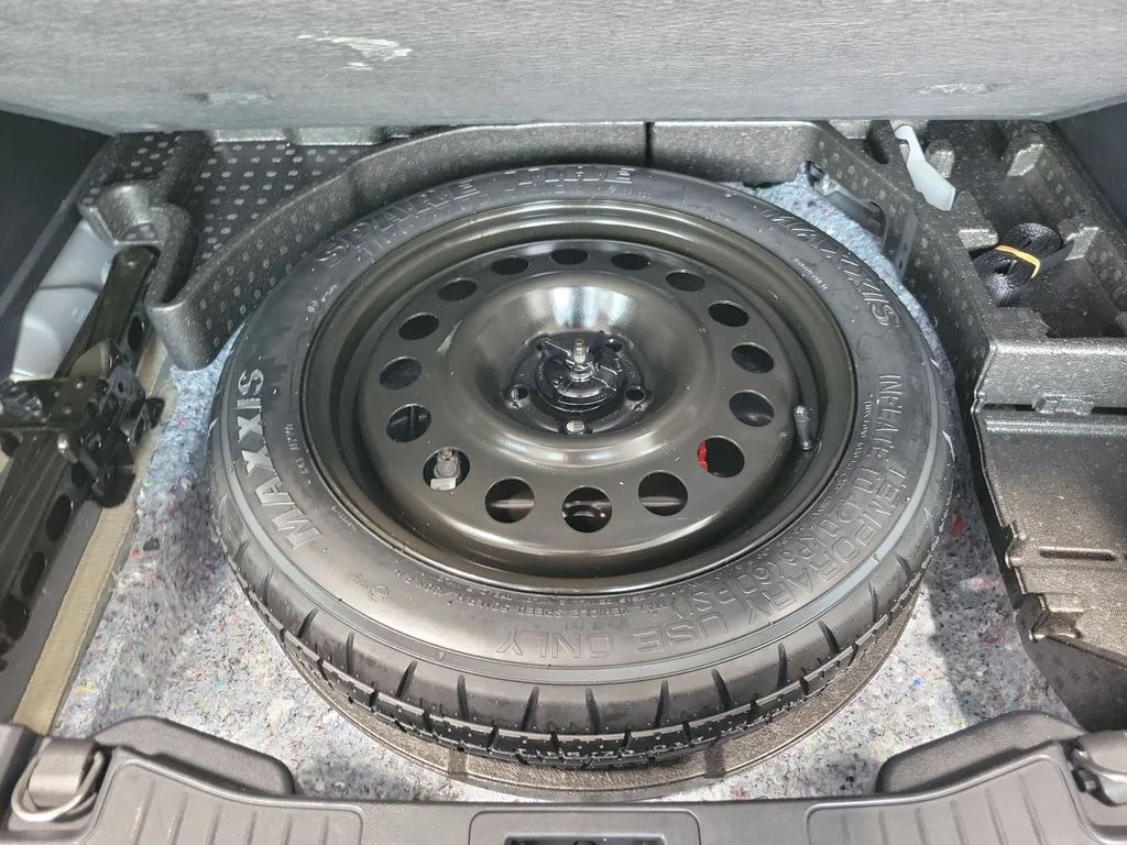 Used 2023 Gray Ford ST-Line Elite image 15
