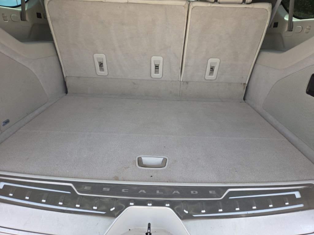 Used 2021 Crystal White Cadillac Sport Platinum image 16