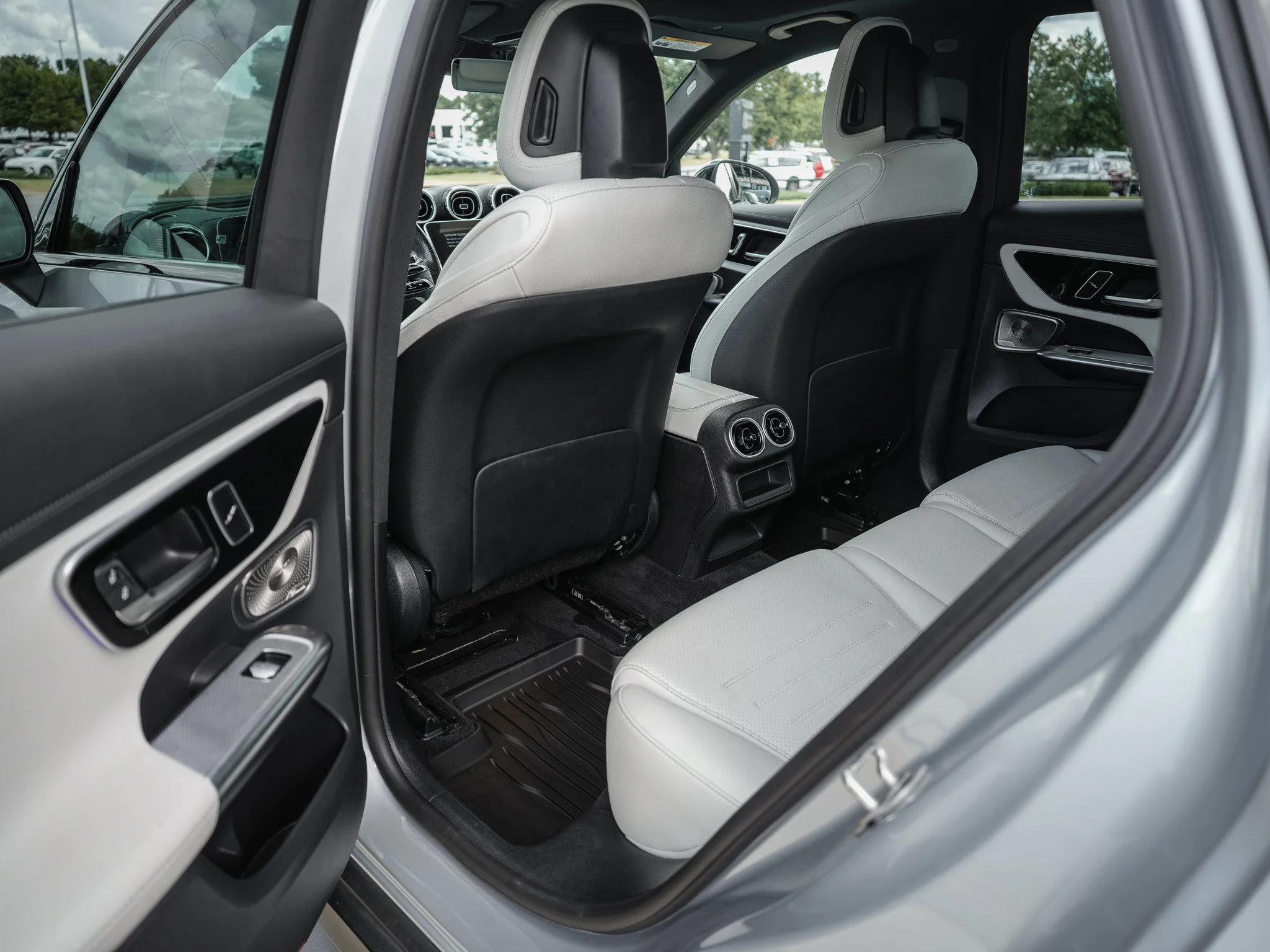 Certified Used 2024 Cirrus Silver Metallic Mercedes-Benz GLC 300 image 30