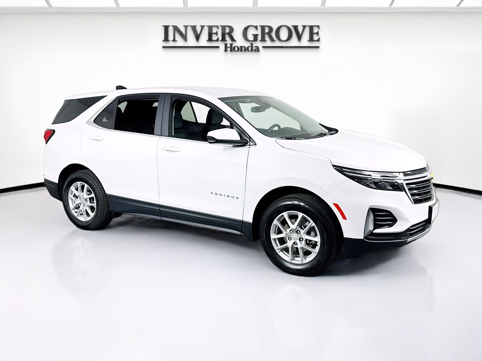 Used 2023 Summit White Chevrolet LT image 3