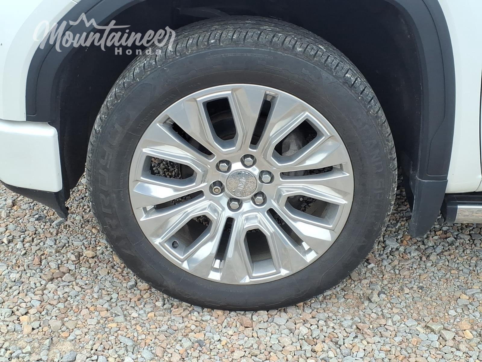 Used 2020 White Frost Tricoat GMC Denali image 10