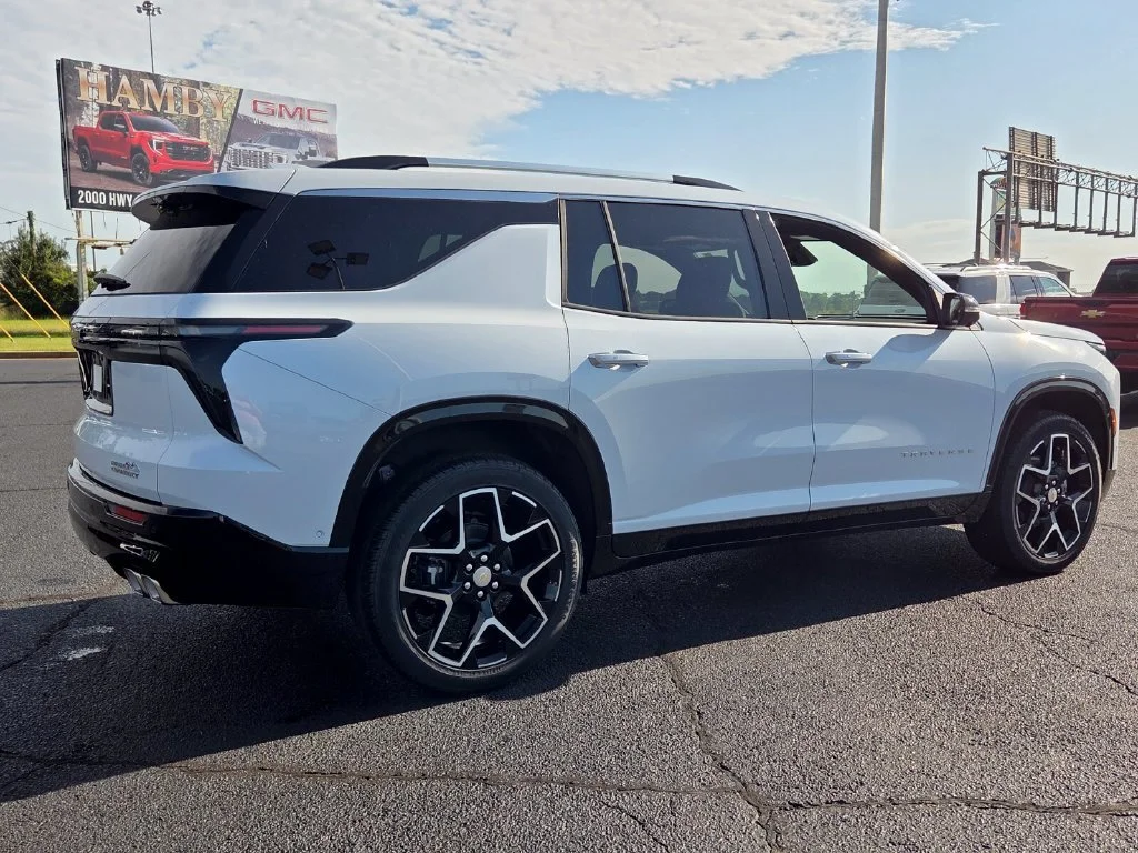 New 2026 Polar White Tricoat Chevrolet High Country image 40