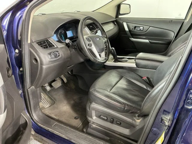 Used 2011 Blue Ford SEL image 9