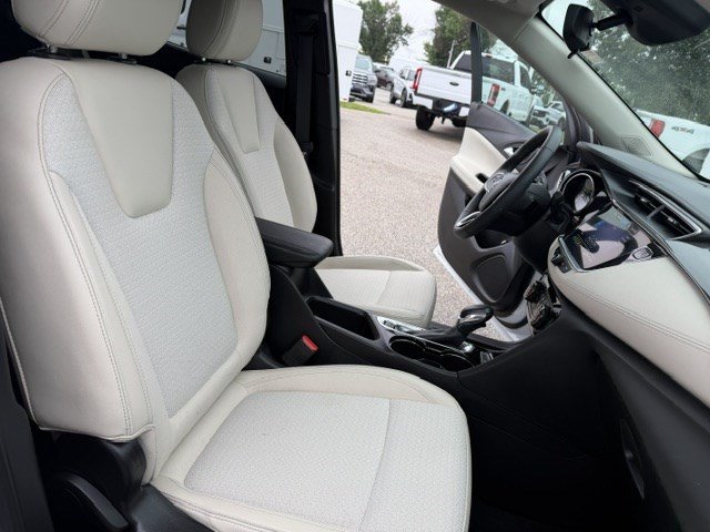 Used 2022 Summit White Buick Select image 34
