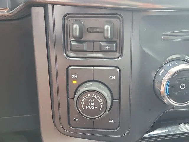 New 2026 Silver Metallic Ford Lariat image 33