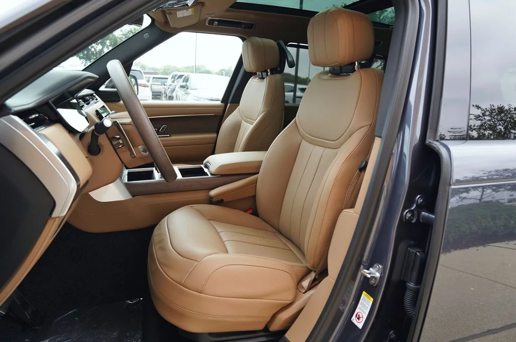 New 2026 Varesine Blue Land Rover SE image 12
