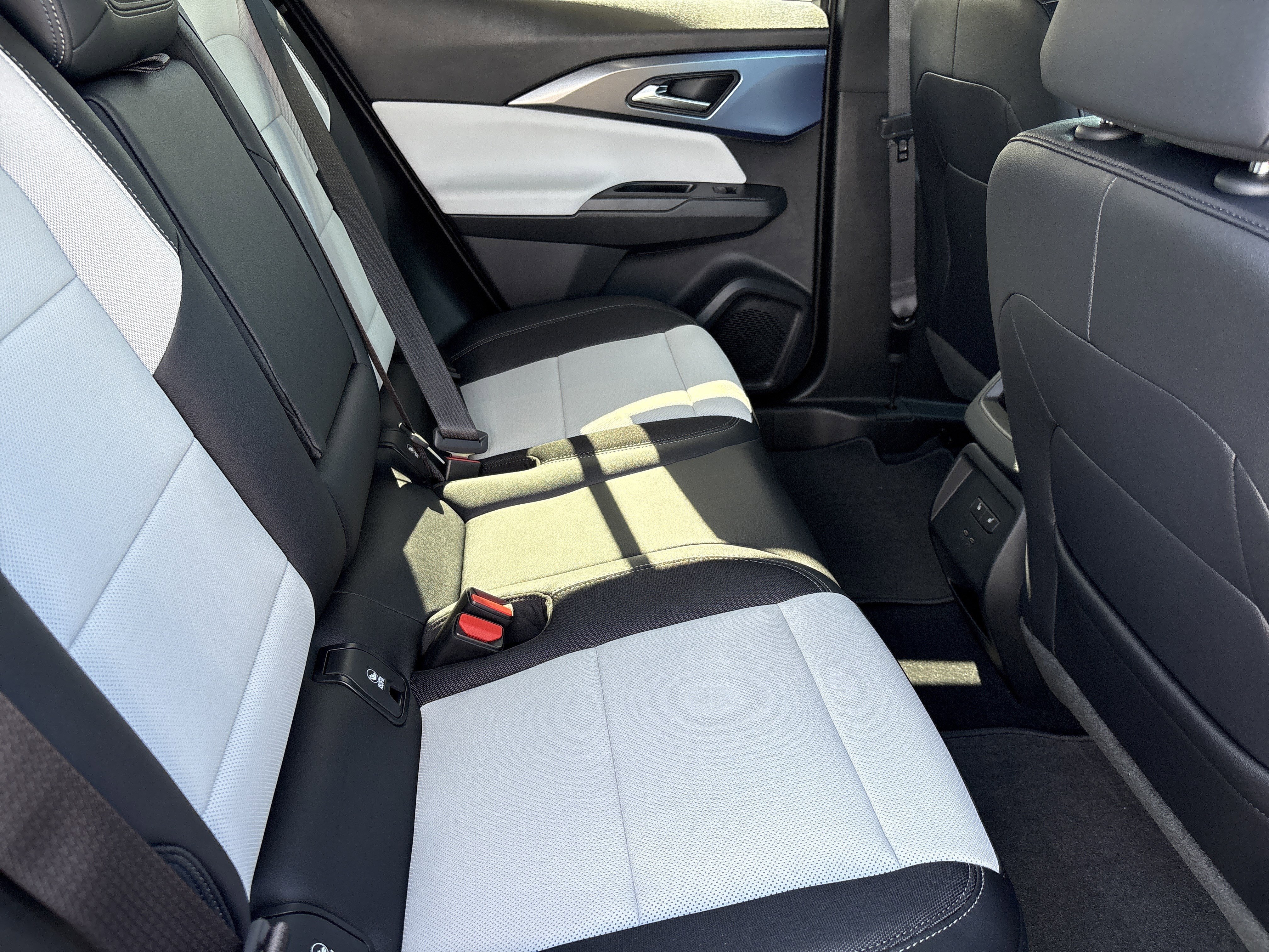 2026 Chevrolet Equinox EV 2LT - Photo 15