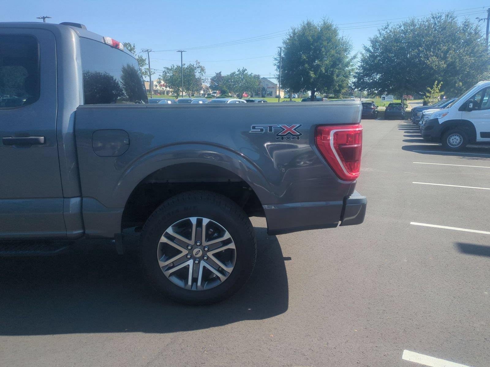 Used 2022 Carbonized Gray Metallic Ford XL image 11