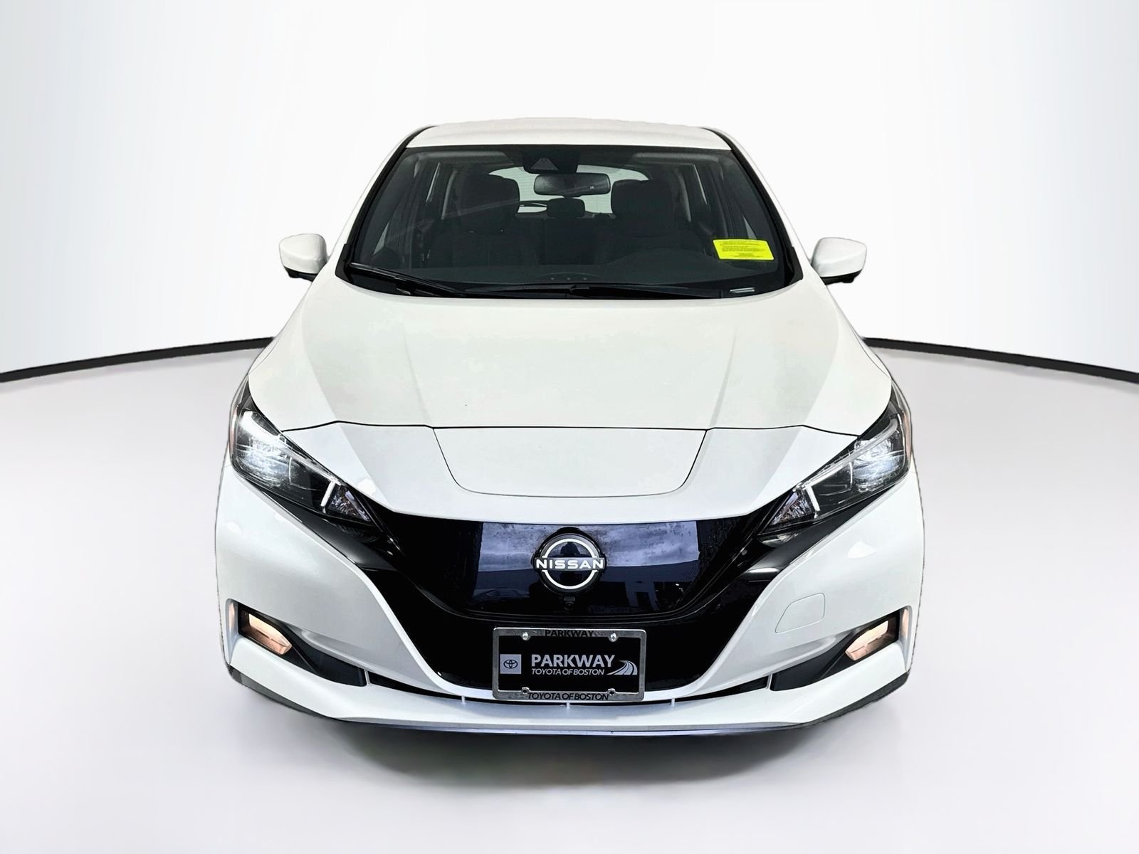 Used 2023 White Nissan SV Plus image 2