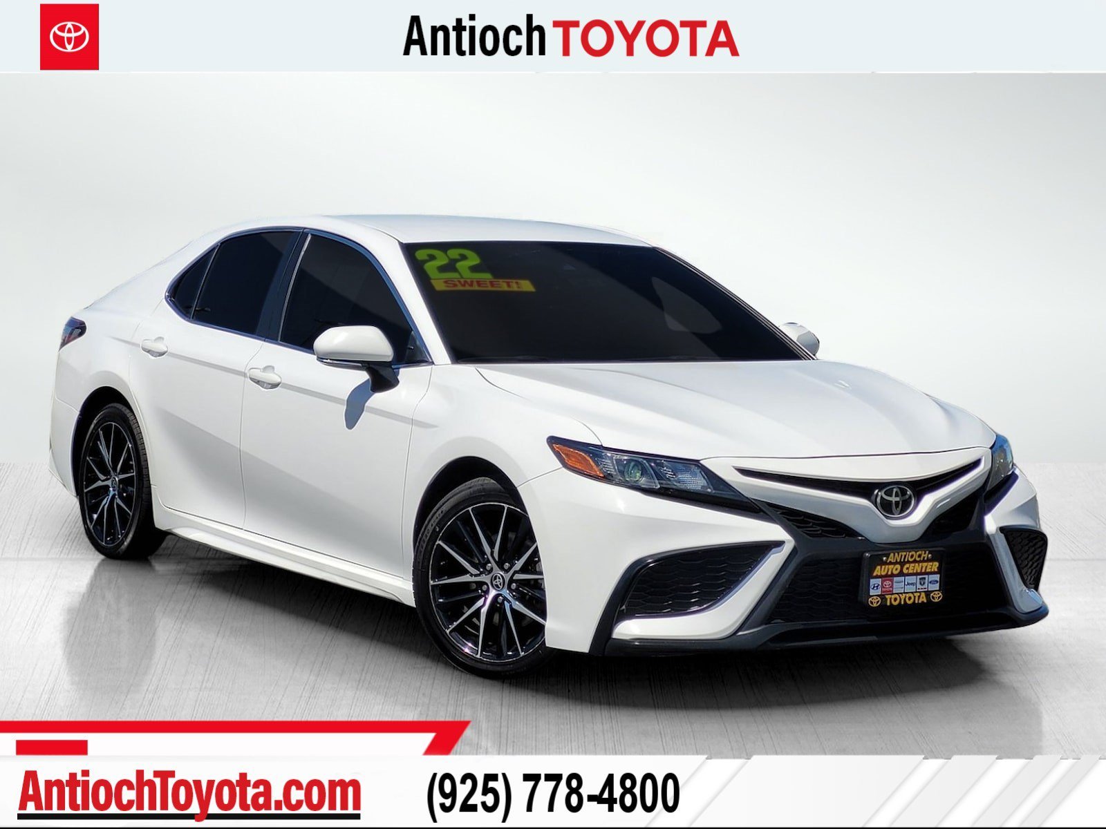 Used 2022  Toyota  image 1