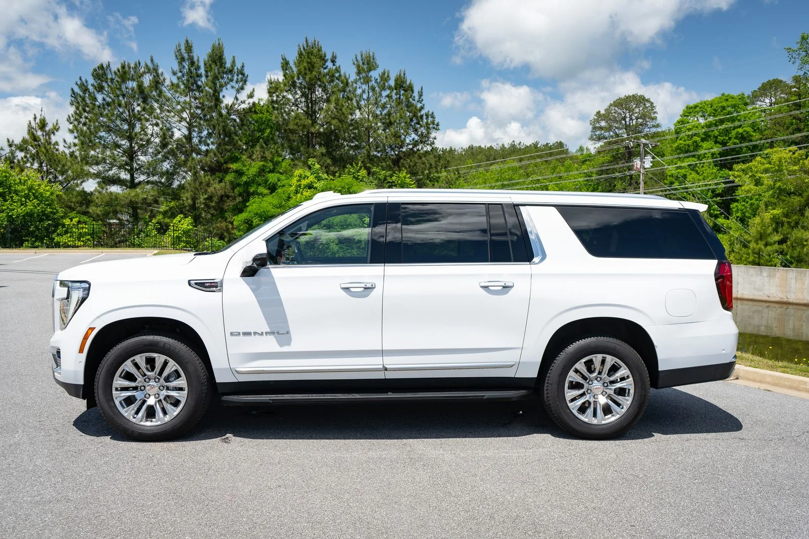 Used 2025 White GMC Denali image 5