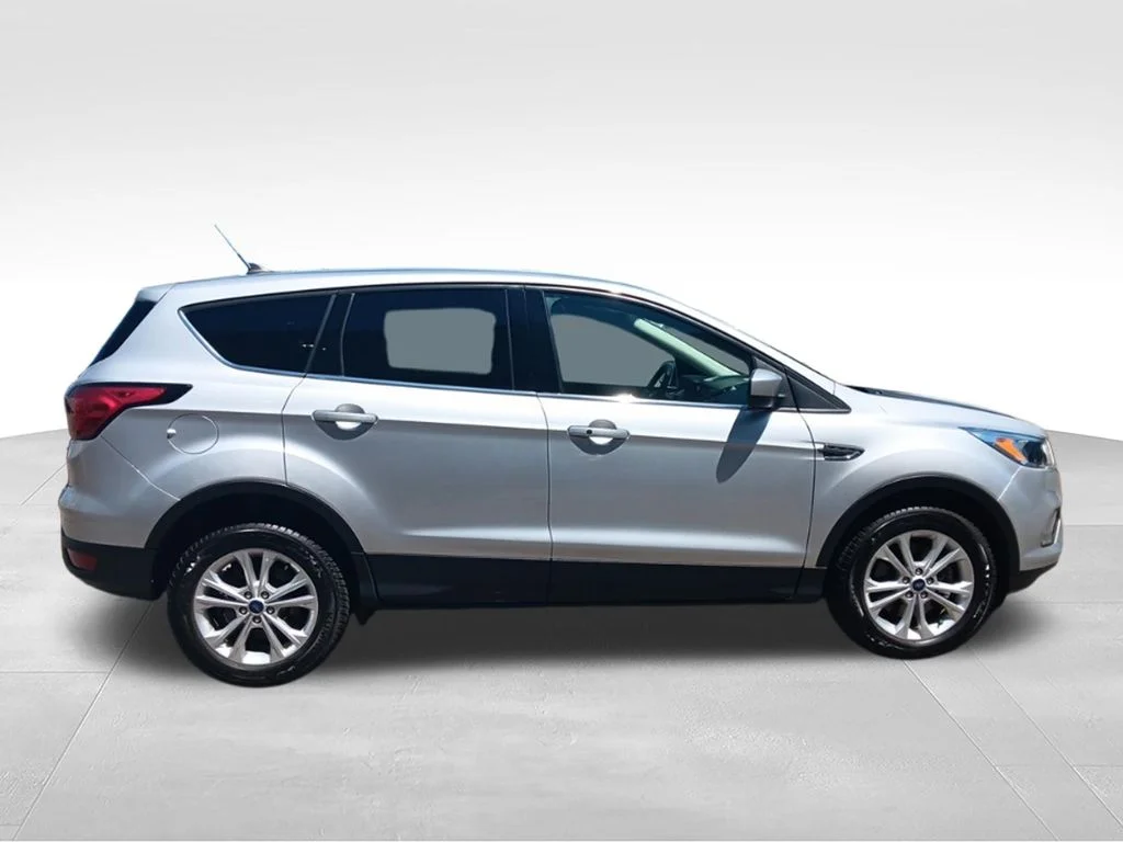 Used 2019 Ingot Silver Metallic Ford SE image 7