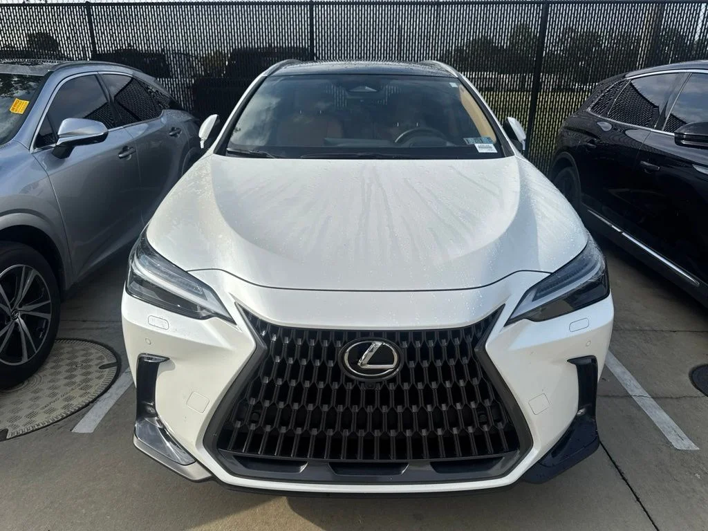 Used 2025 White Lexus 350h Luxury image 3