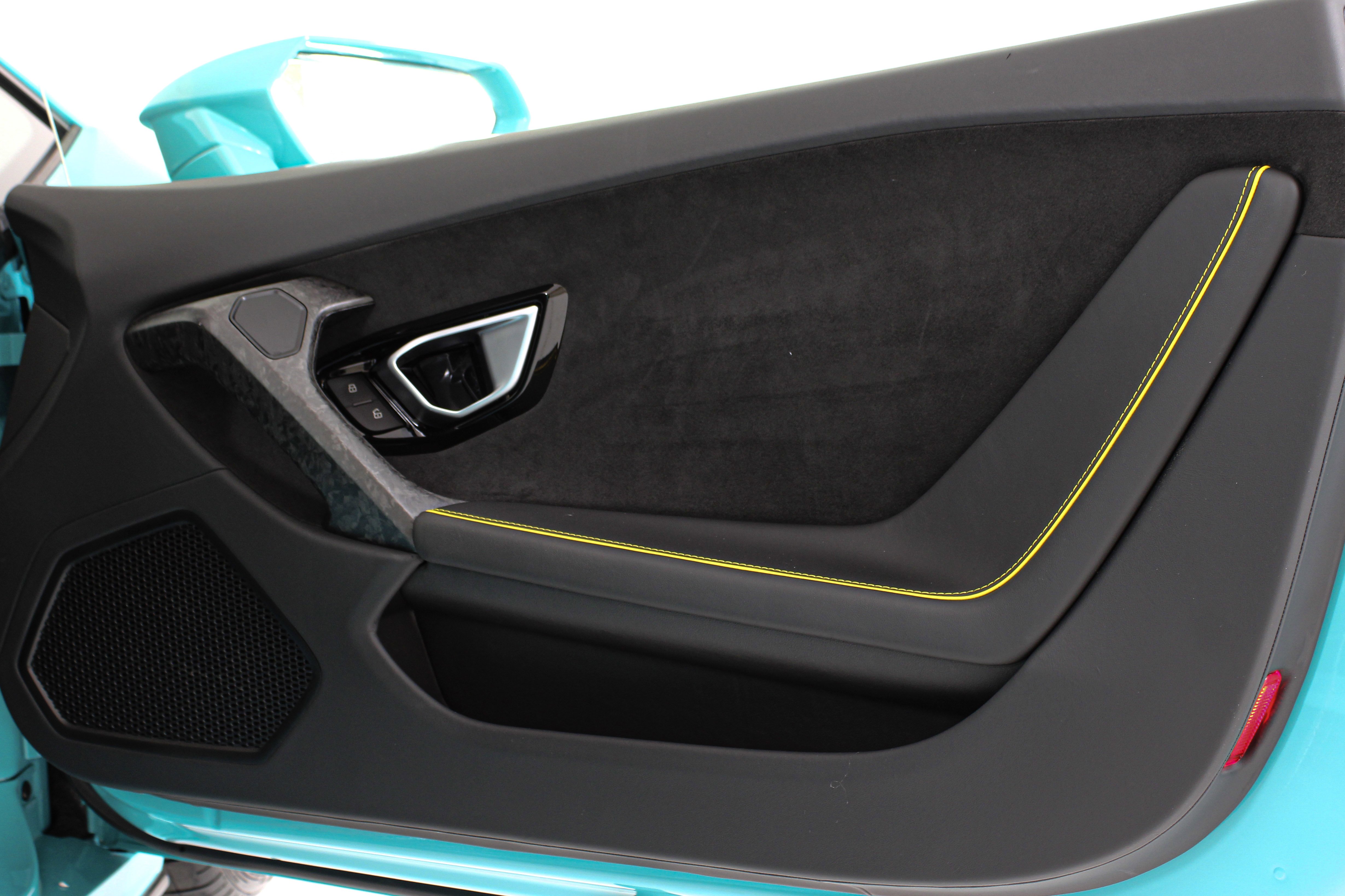 Used 2021 Blue Lamborghini  image 19