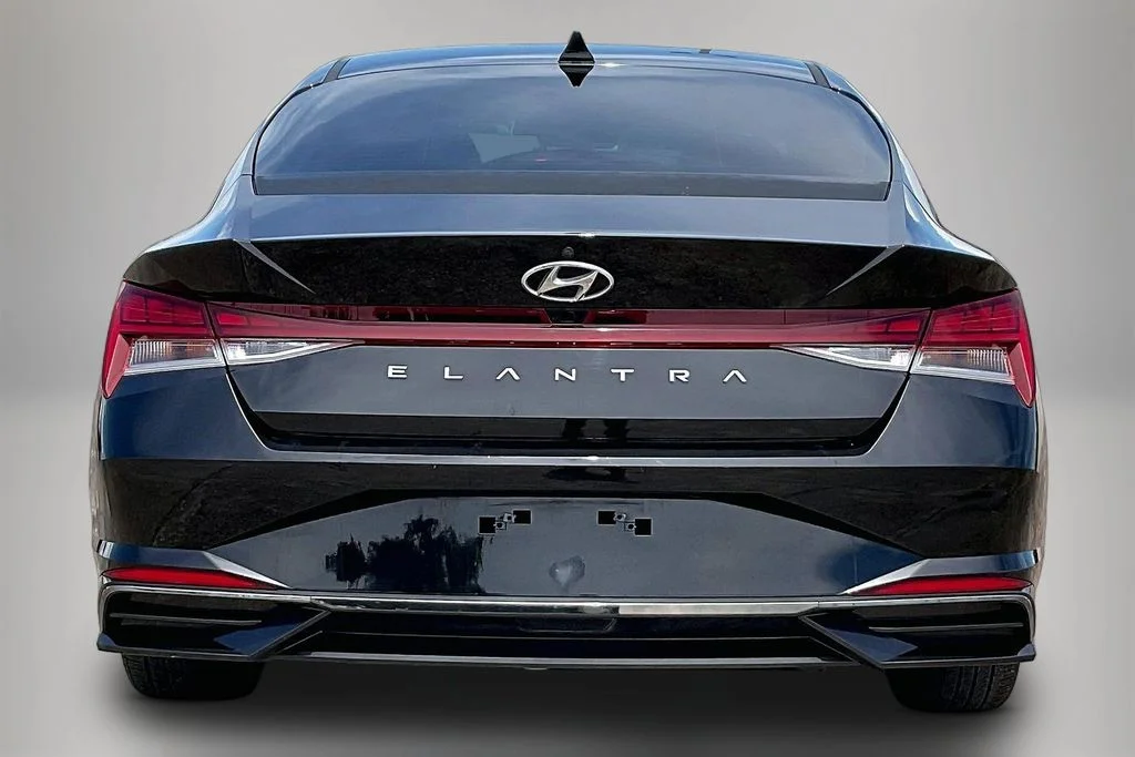 Used 2022 Black Hyundai SEL image 6