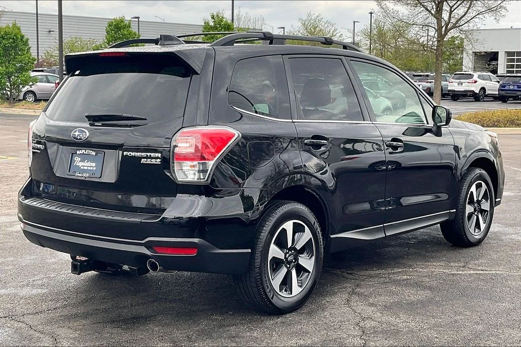 Used 2017 Black Subaru 2.5i Limited image 15