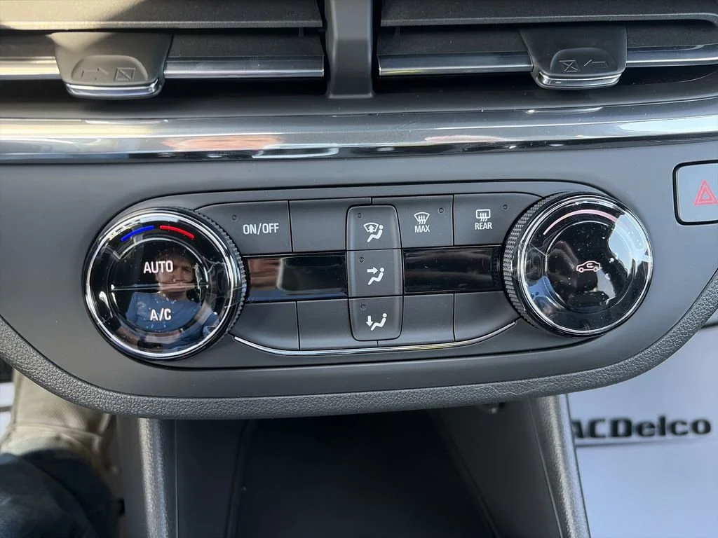 New 2026 Summit White Buick Preferred image 24