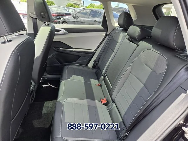 New 2026 Deep Black Pearl Volkswagen 1.5T SE image 8