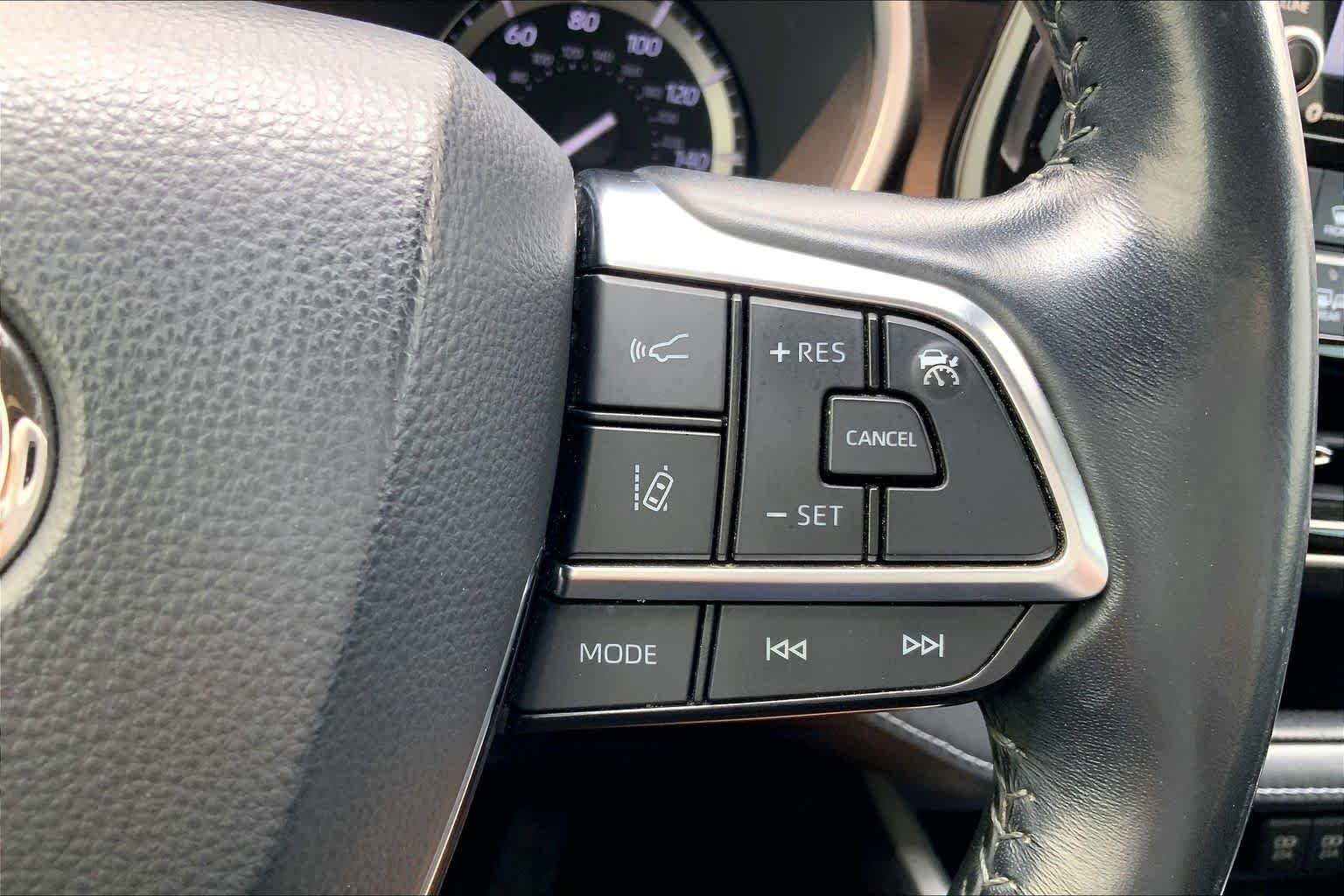 Used 2021 Midnight Black Metallic Toyota XLE image 25