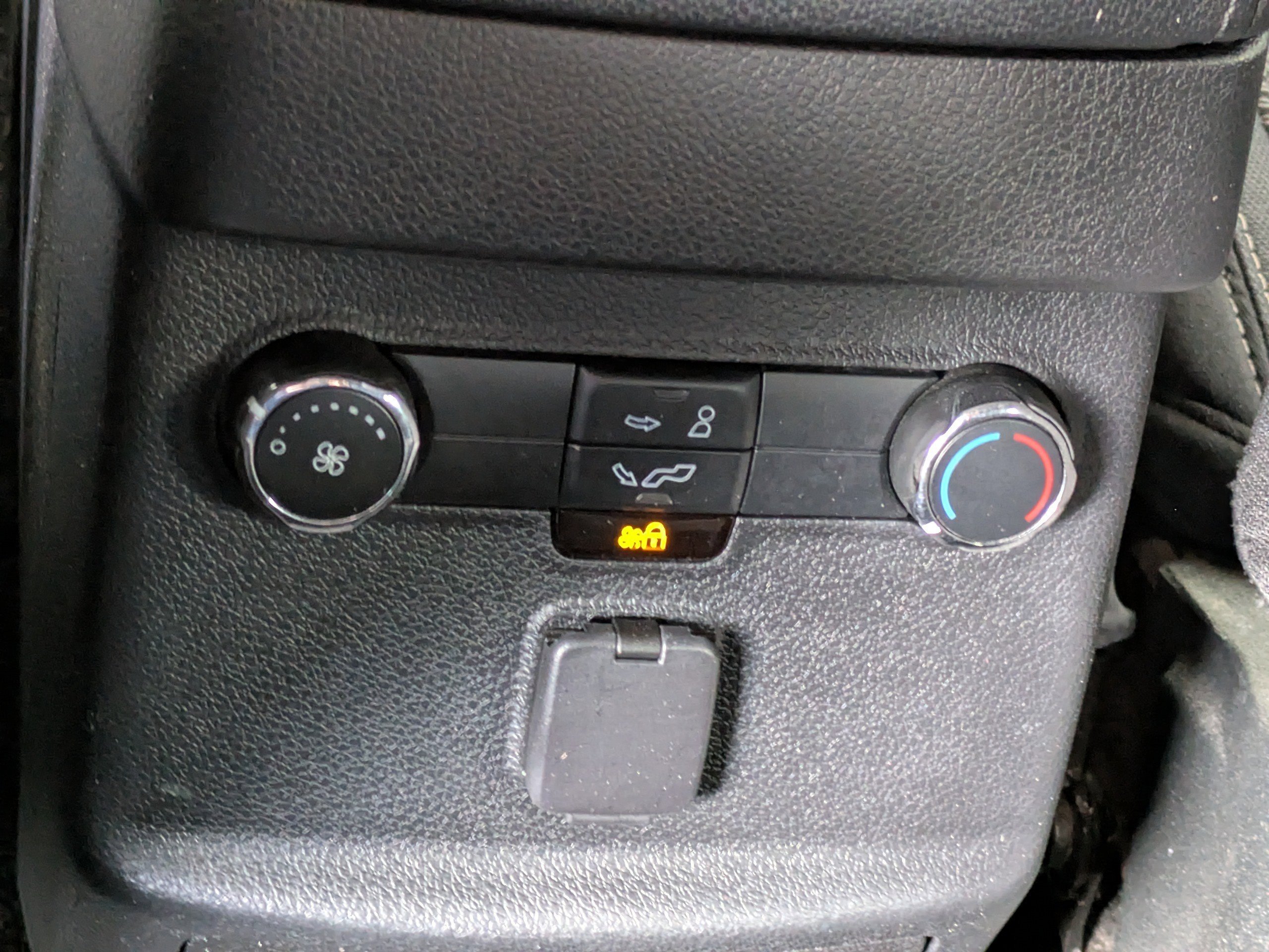 Used 2018 Blue Metallic Ford XLT image 21