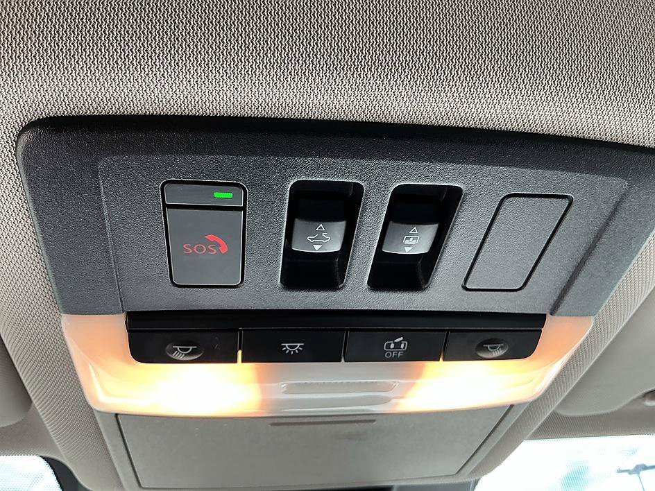 Certified Used 2023 Pearl White Tricoat Nissan SV image 20