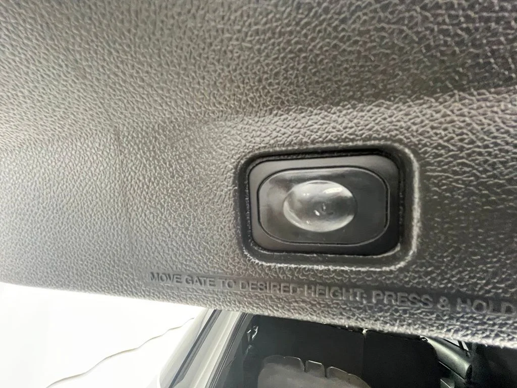 Used 2014 Silver Ford XLT image 8