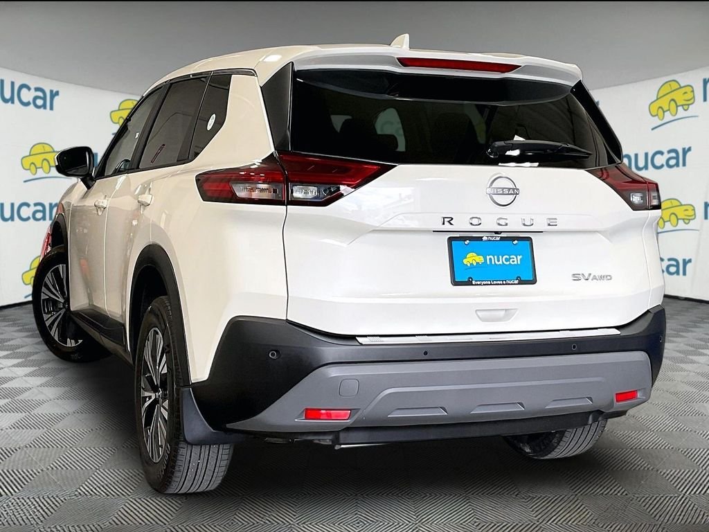 Used 2023 Pearl White Tricoat Nissan SV image 4