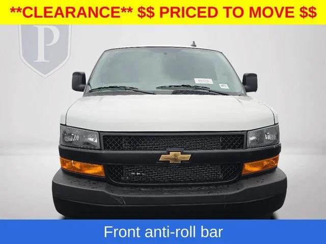 New 2025 Summit White Chevrolet WT image 13