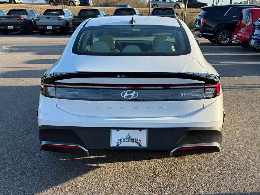 Used 2026 White Hyundai SE image 10