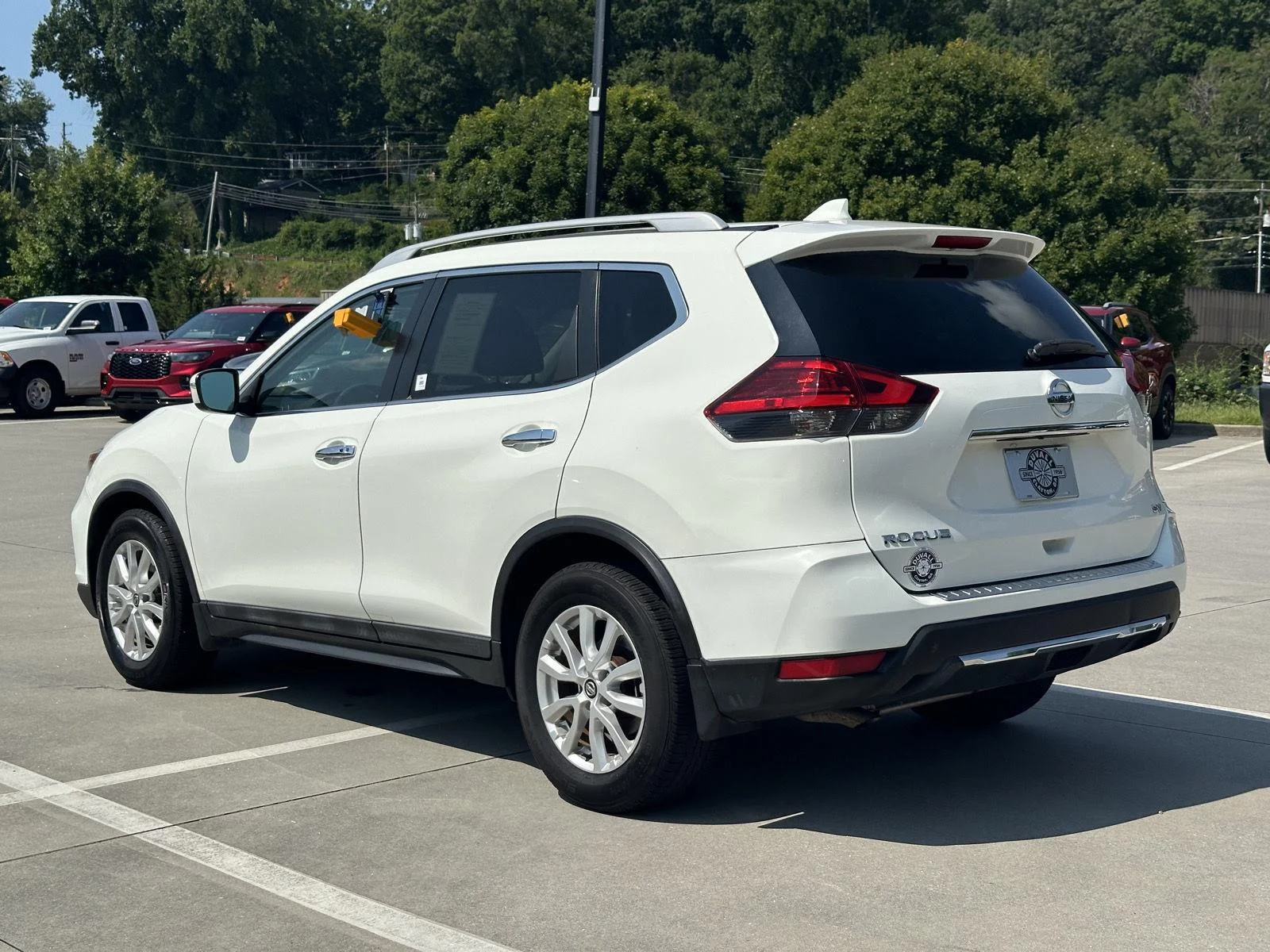 Used 2017 Glacier White Nissan SV image 5