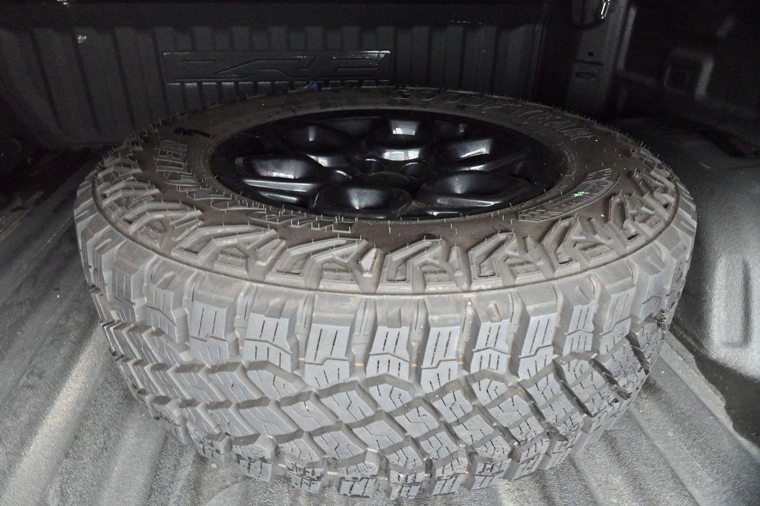 Used 2024 Red Hot Chevrolet ZR2 image 40