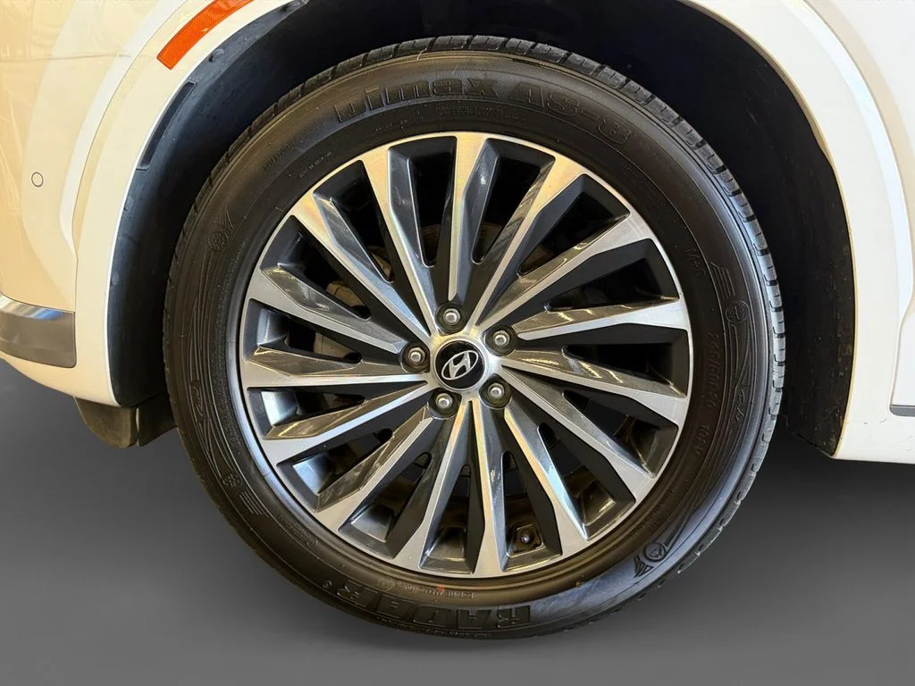 Used 2024 White Hyundai Calligraphy image 15