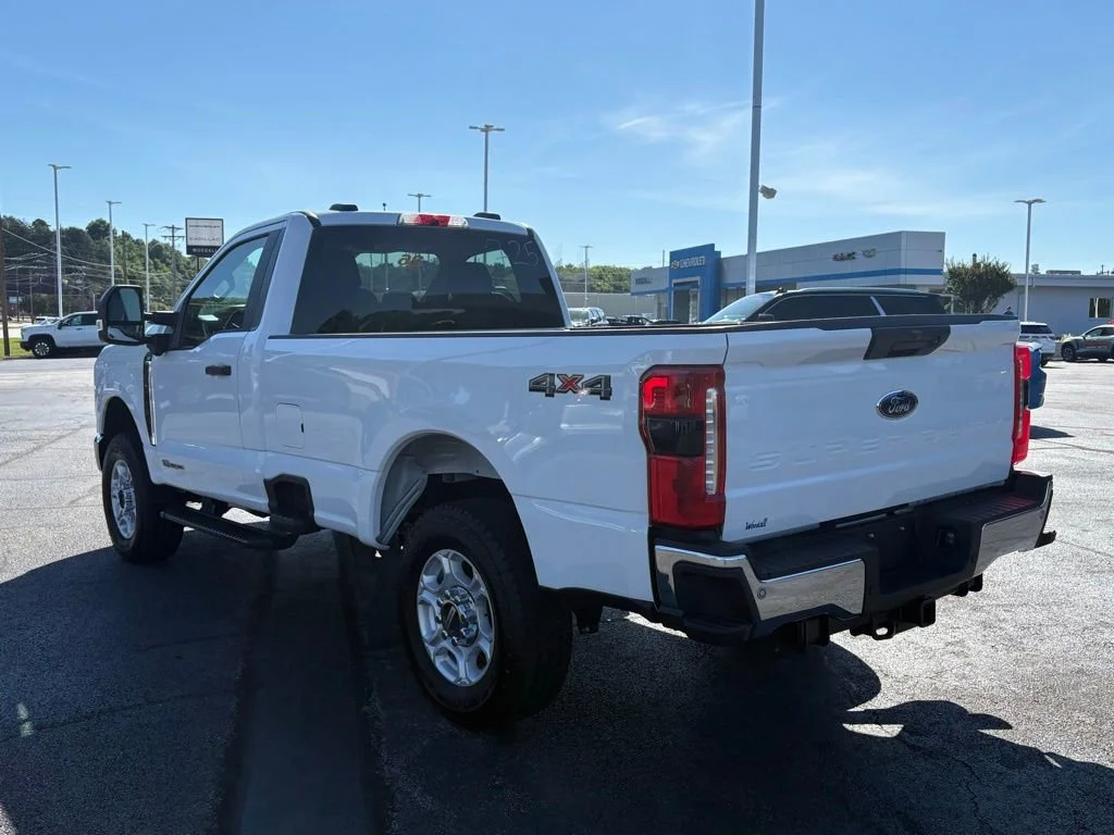 Used 2026 White Ford XL image 4
