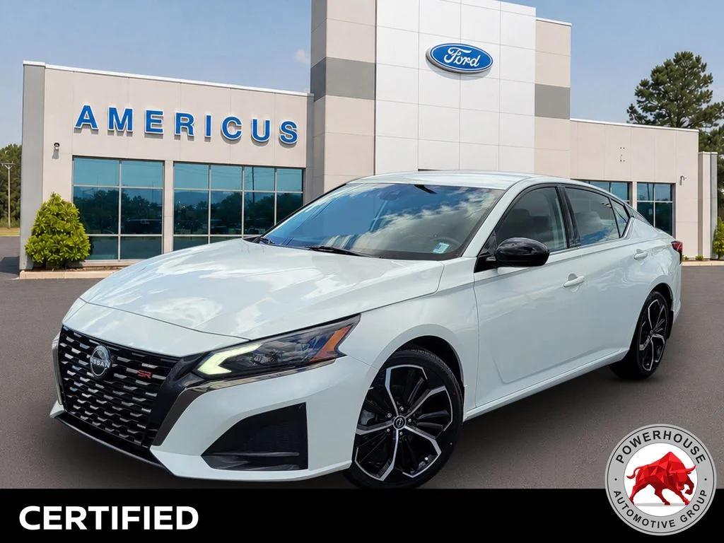 Used 2023 White Nissan 2.5 SR image 1