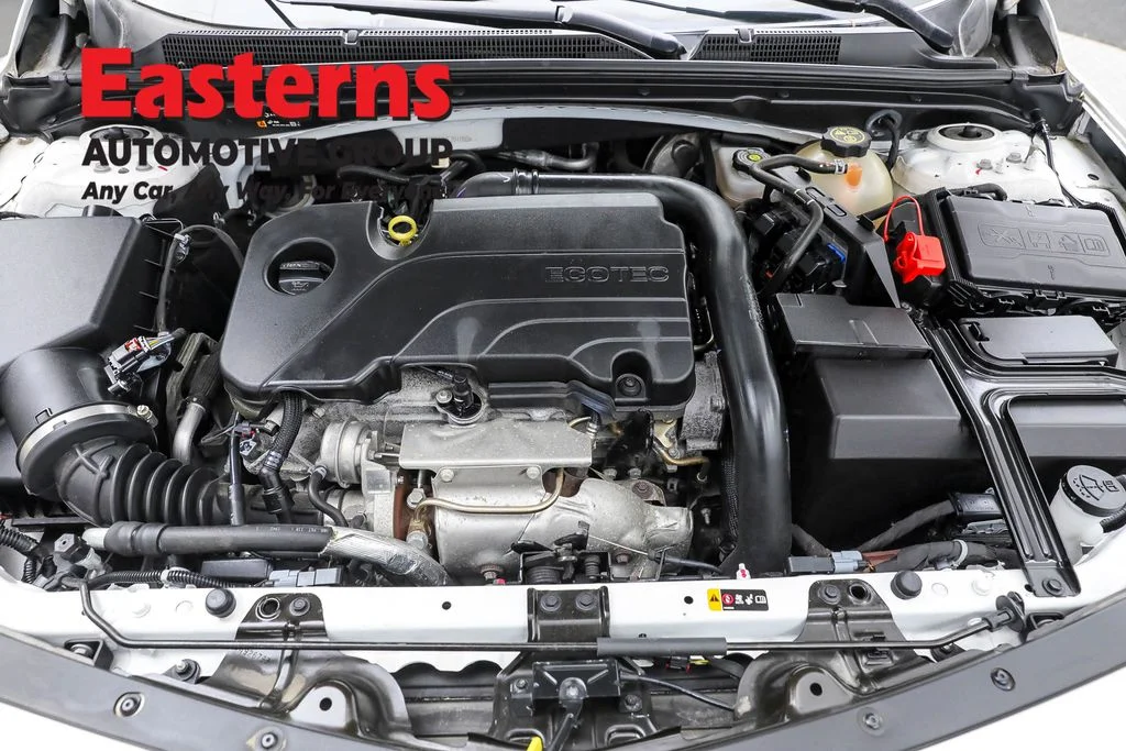Used 2022 White Chevrolet RS image 7