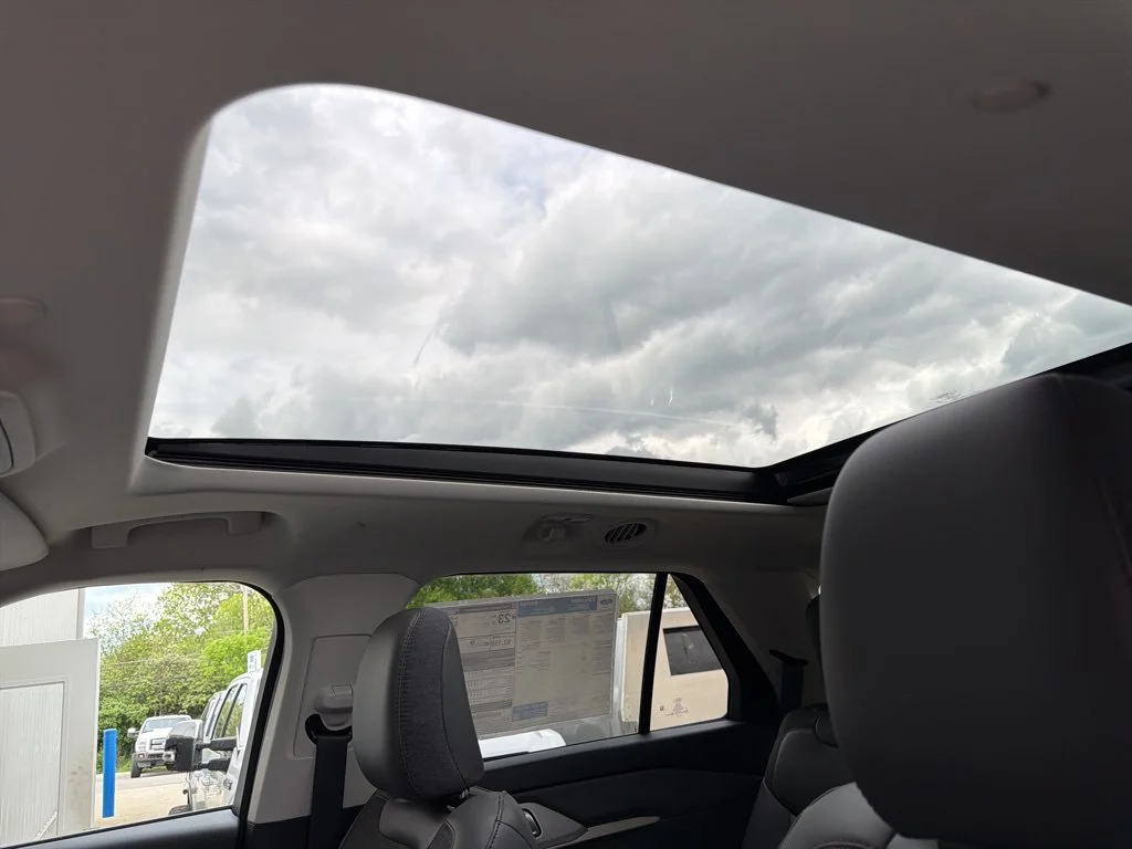 New 2026 Star White Metallic Tri-Coat Ford Active image 18