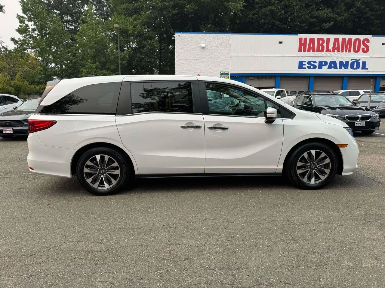 Used 2023 Platinum White Pearl Honda EX-L image 8