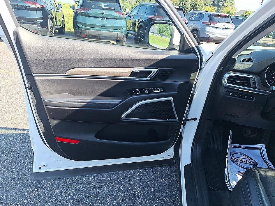 Used 2020 Snow White Pearl Kia EX image 9