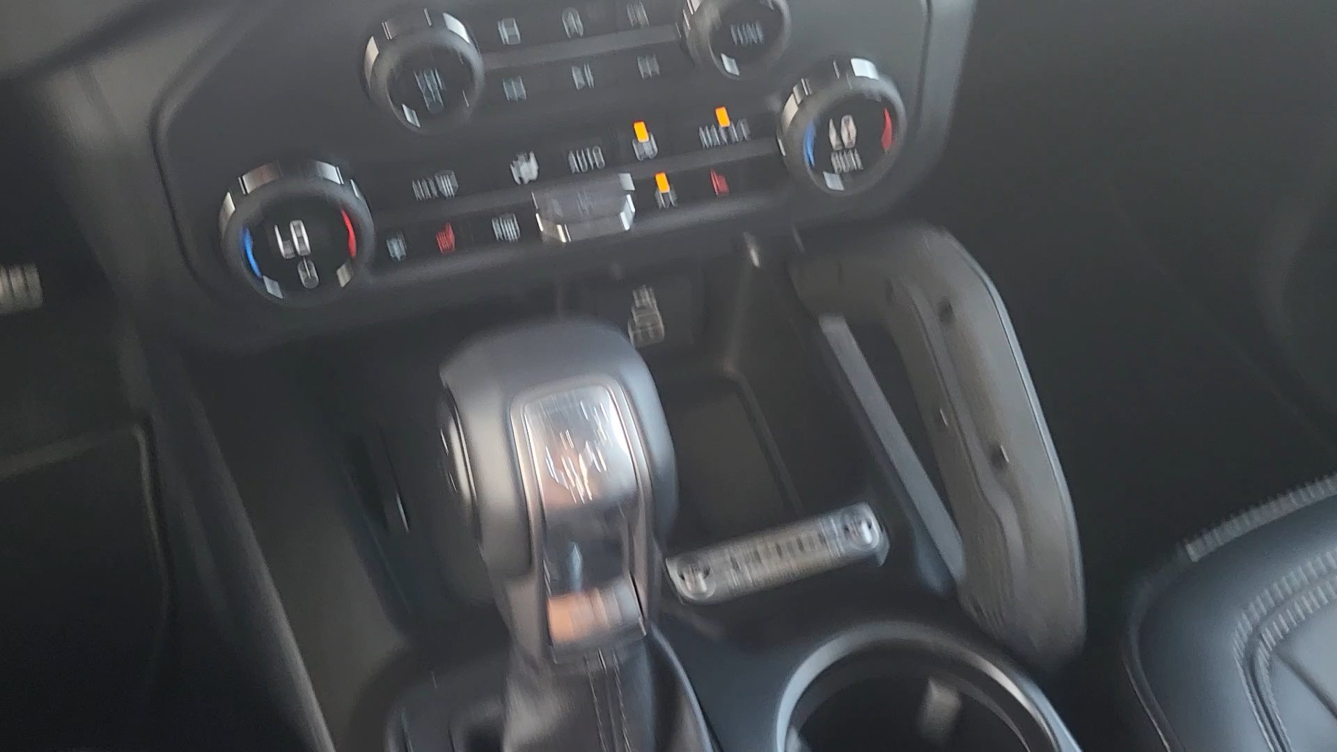 New 2026 Avalanche Gray Ford Outer Banks image 20